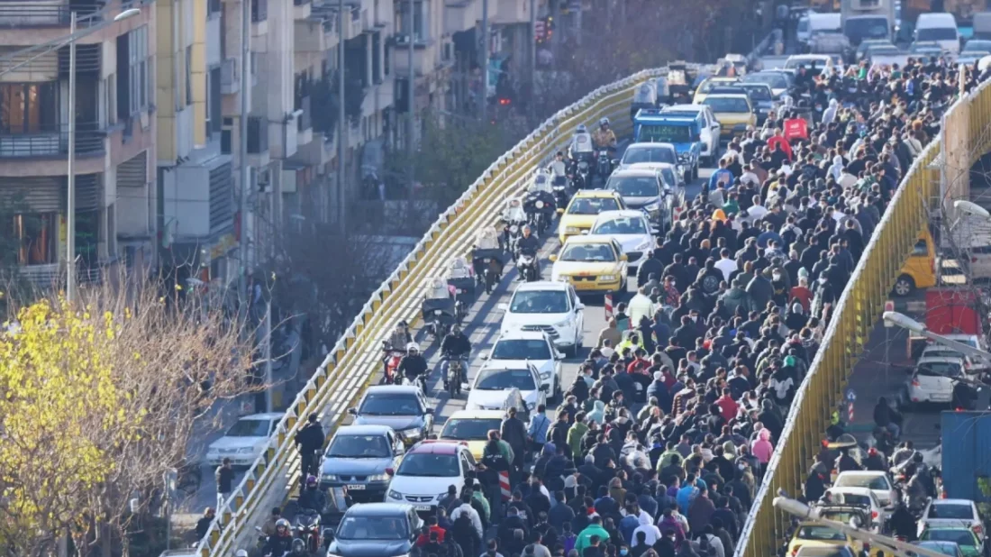 তীব্র আকার ধারণ করেছে ইরানের বিক্ষোভ, ৯ম দিনে নিহত বেড়ে ৩৫
